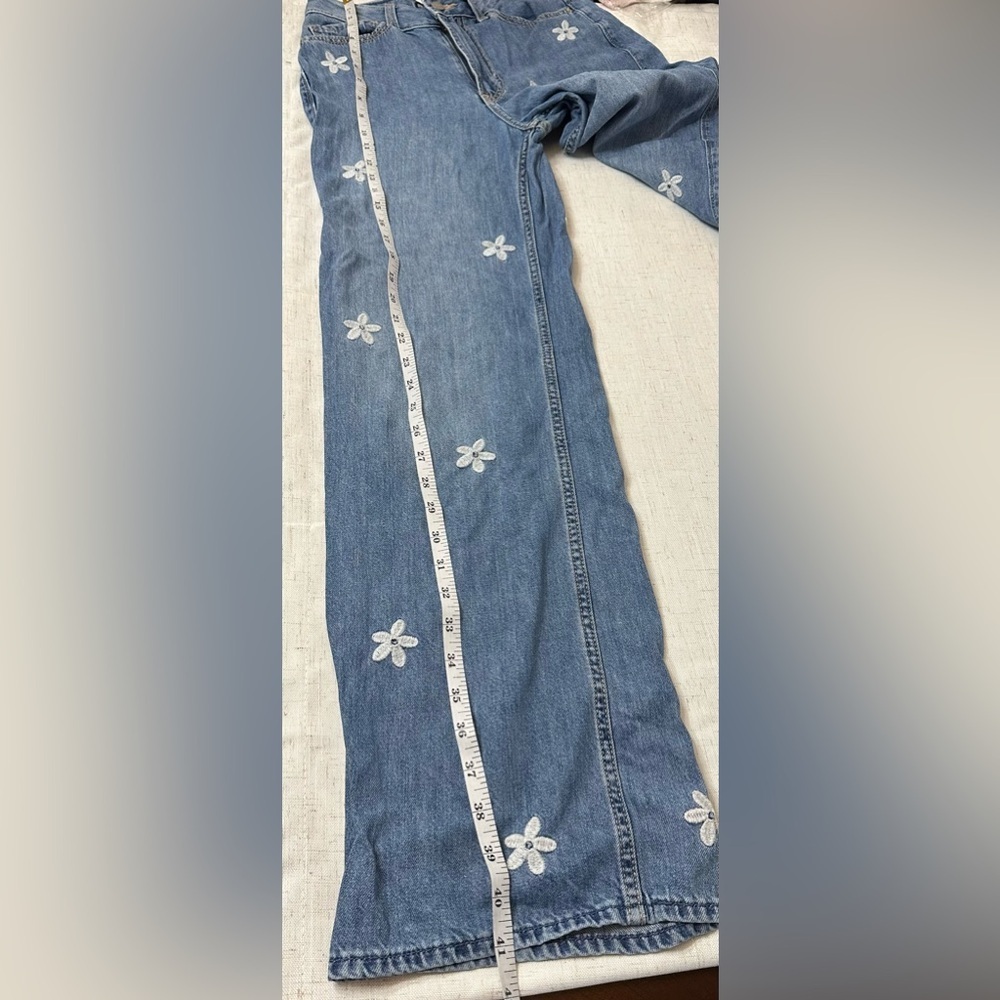 Hollister Co. Floral Embroidered Blue Jeans - Picture 9 of 14
